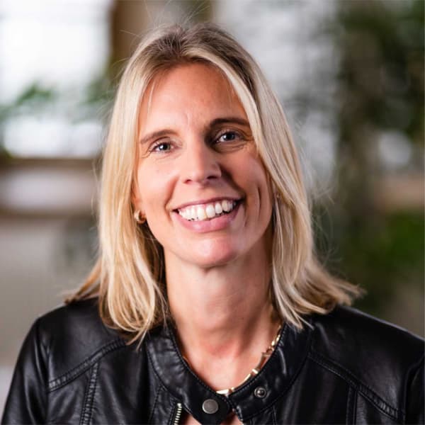 Kontakt: Unsere Chief Human Resources Officer Portrait Silke Fürle